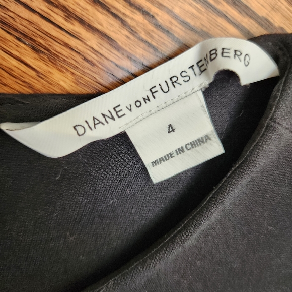 Diane Von Furstenburg dress size 4 - Picture 3 of 3